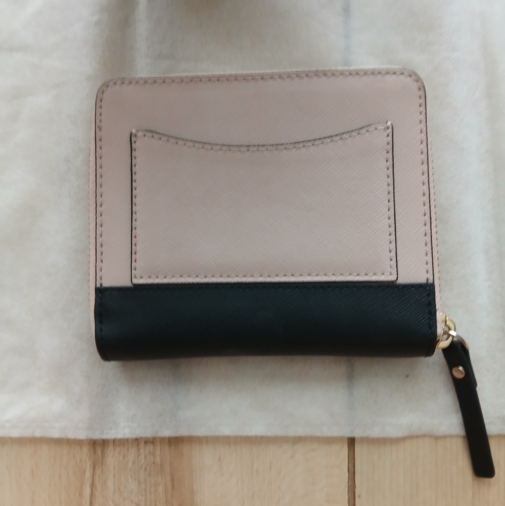 Kate Spade Blush Pale Pink & Black Wallet With Gold Accent! - Picture 4 of 8